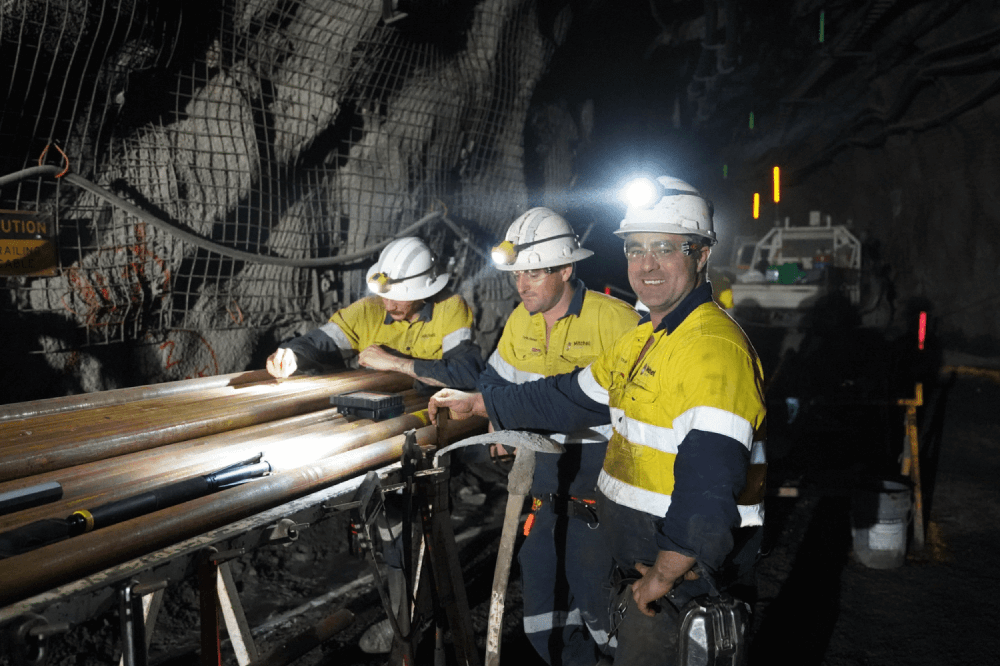 feat-img_mitchell-services-workers-hard-hat
